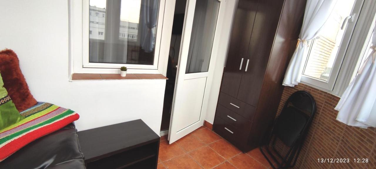 Platinum Apartment - Apartament Cu 3 Camere, 2 Dormitoare, 2 Bai, Bucatarie Complet Utilata, 2 Balcoane Bukurešť Exteriér fotografie