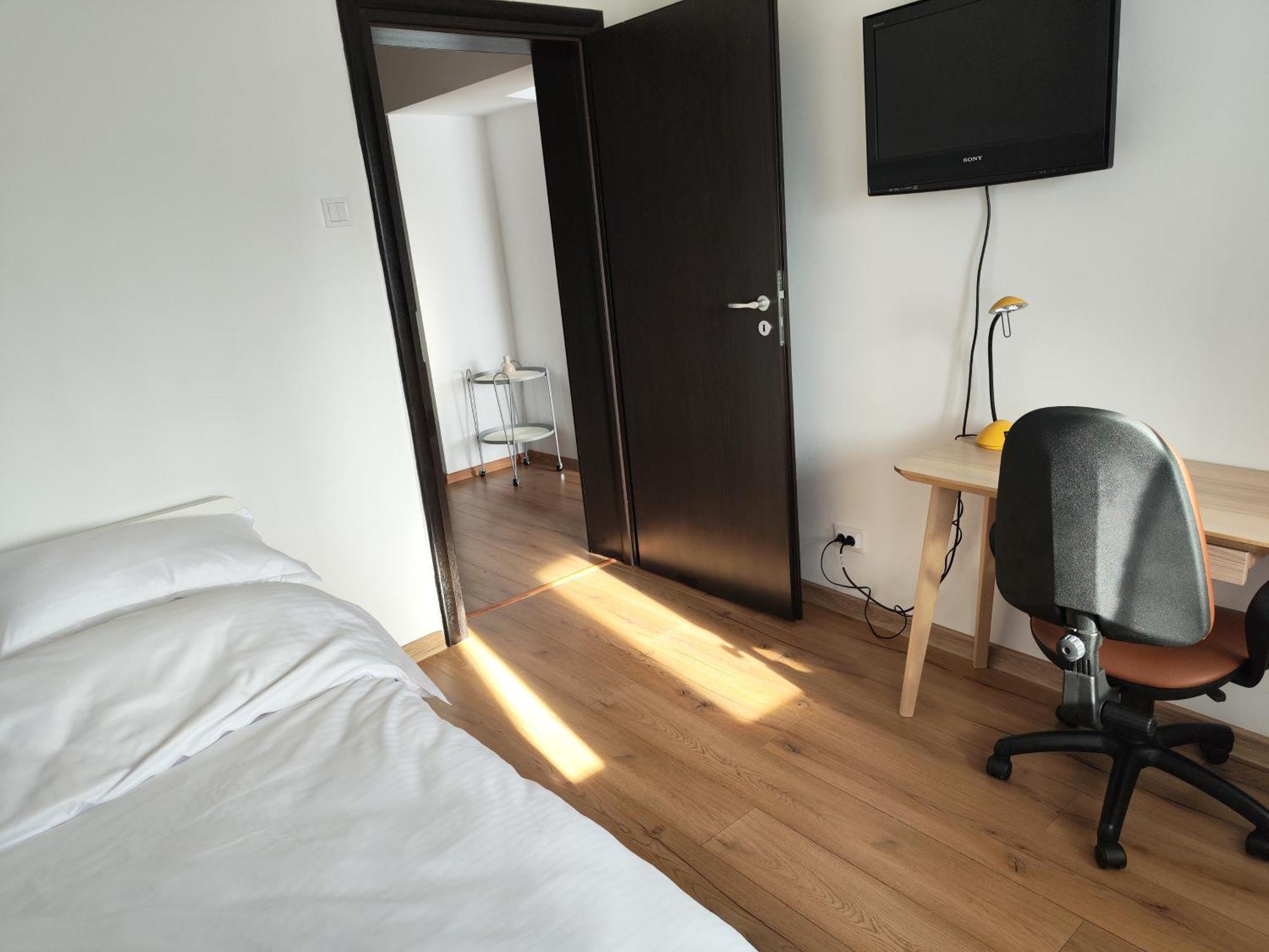 Platinum Apartment - Apartament Cu 3 Camere, 2 Dormitoare, 2 Bai, Bucatarie Complet Utilata, 2 Balcoane Bukurešť Exteriér fotografie